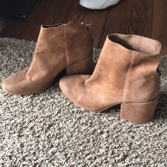 carvela gold sandals